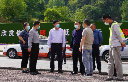 六安市公路管理處黨委書(shū)記、主任楊廣來(lái)一行蒞臨指導(dǎo)我司項(xiàng)目